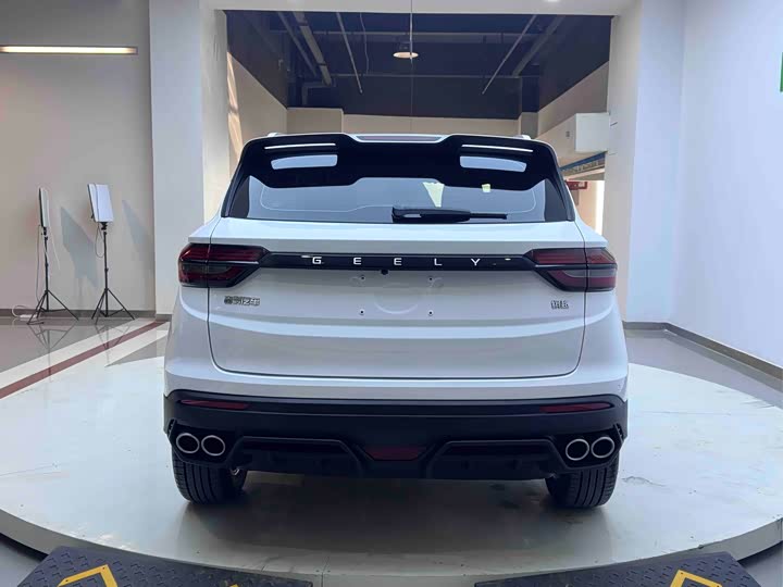 Фото 5 - Geely Coolray