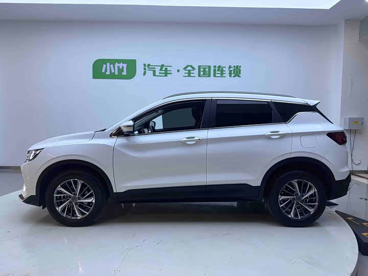 Фото 7 - Geely Coolray