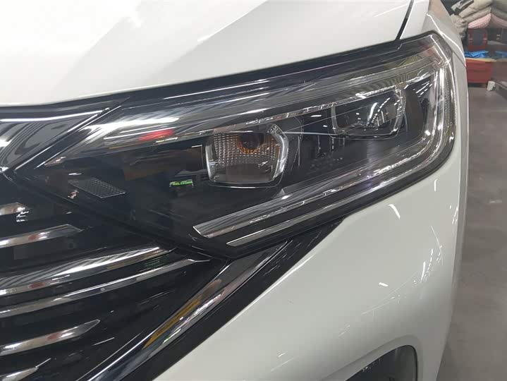 Фото 5 - Volkswagen Sagitar L