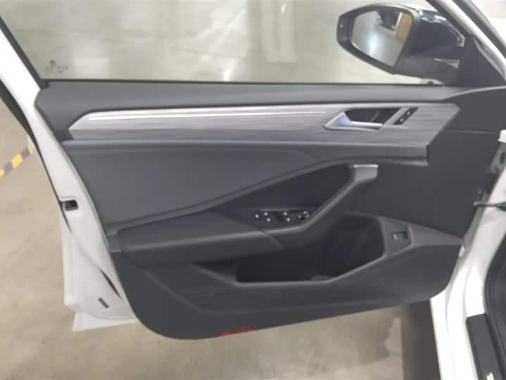 Фото 7 - Volkswagen Sagitar L