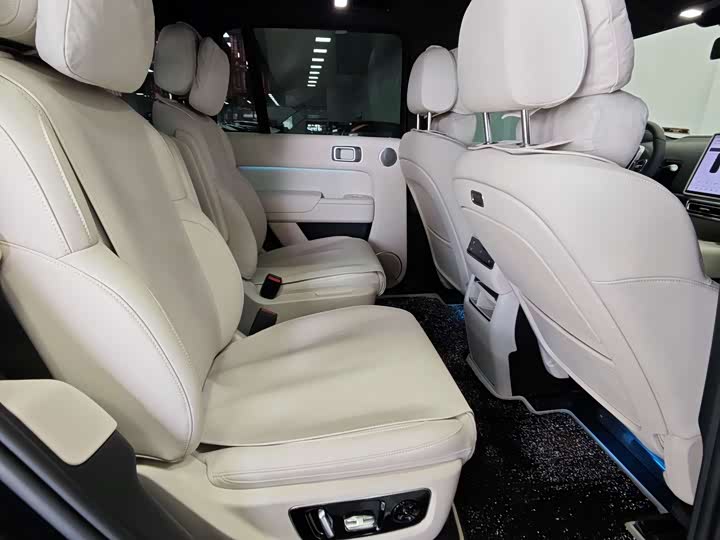 Фото 9 - LiXiang L8