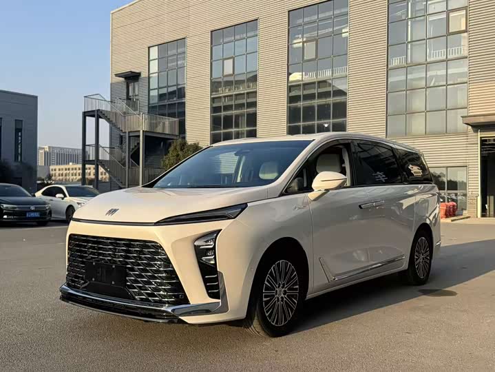 Фото 1 - Buick GL8 Hybrid