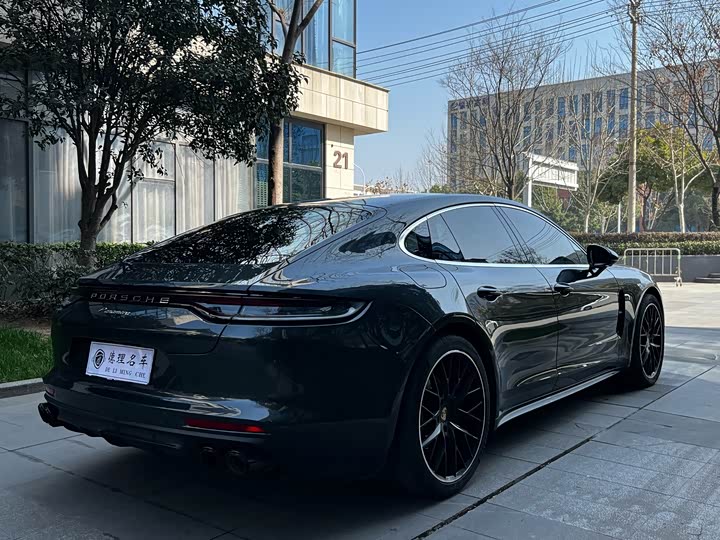 Фото 5 - Porsche Panamera