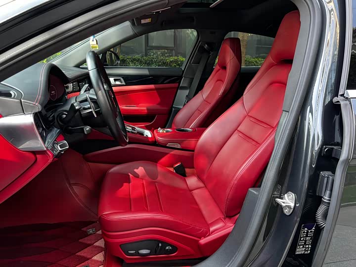 Фото 9 - Porsche Panamera