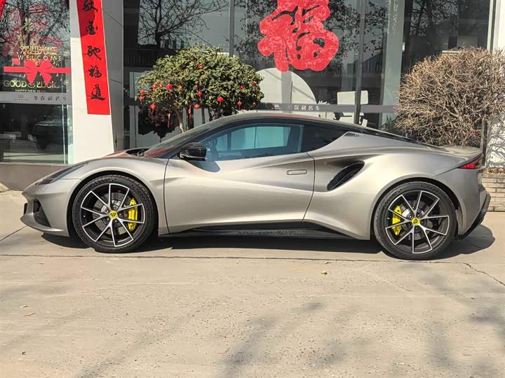 Фото 2 - Lotus Emira