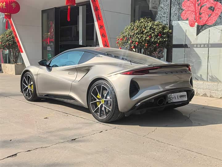 Фото 3 - Lotus Emira