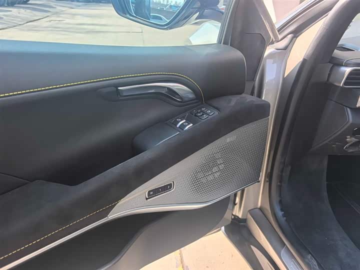 Фото 5 - Lotus Emira