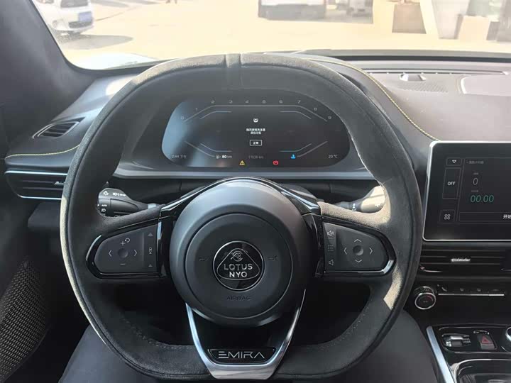 Фото 9 - Lotus Emira