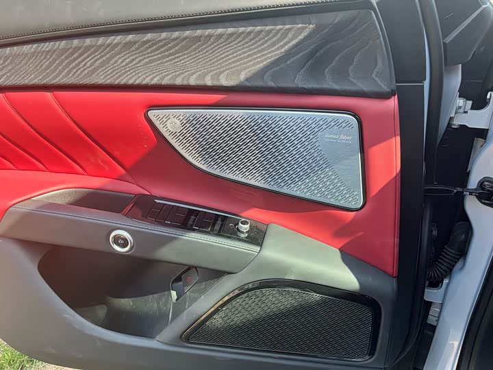 Фото 7 - Maserati Grecale