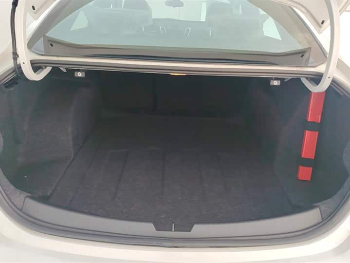 Фото 4 - Chevrolet Malibu XL