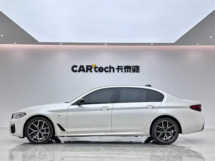 Фото 2 - BMW 5 Series