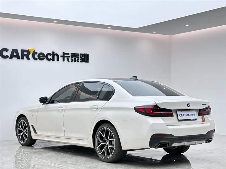 Фото 3 - BMW 5 Series