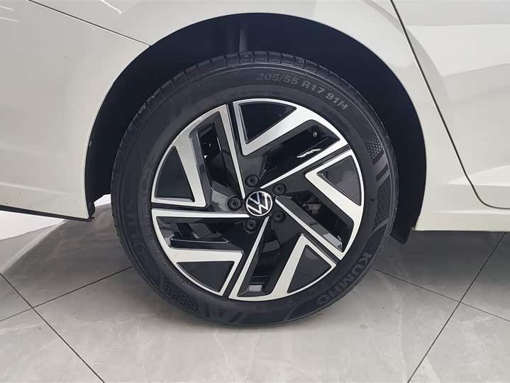 Фото 6 - Volkswagen Sagitar L