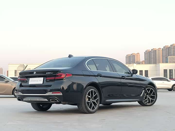 Фото 5 - BMW 5 Series