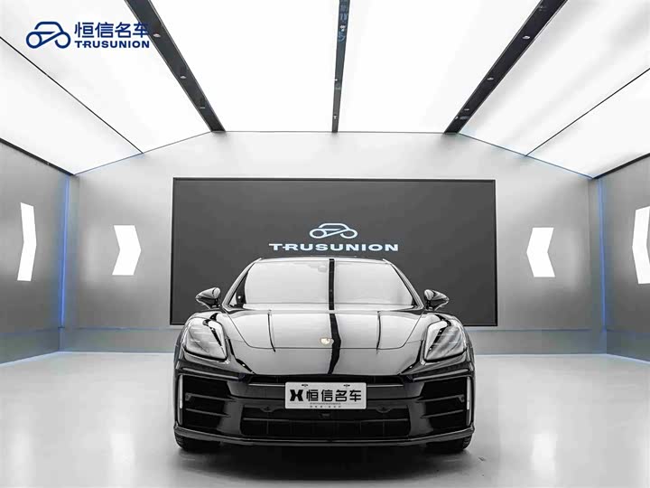 Фото 2 - Porsche Panamera