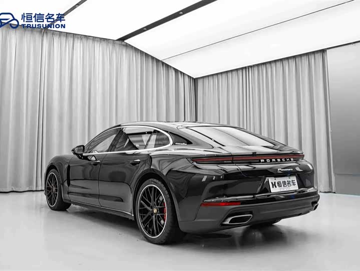 Фото 7 - Porsche Panamera