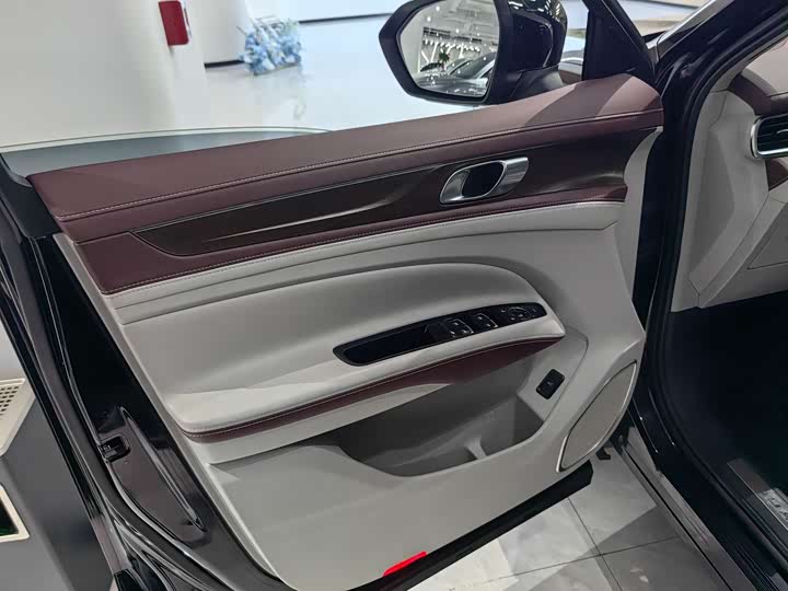 Фото 6 - Ford Equator