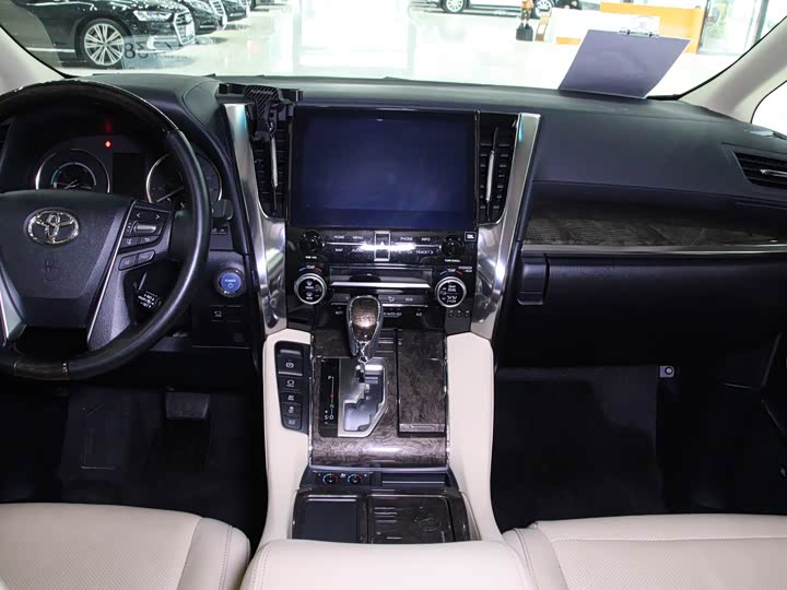 Фото 9 - Toyota Alphard