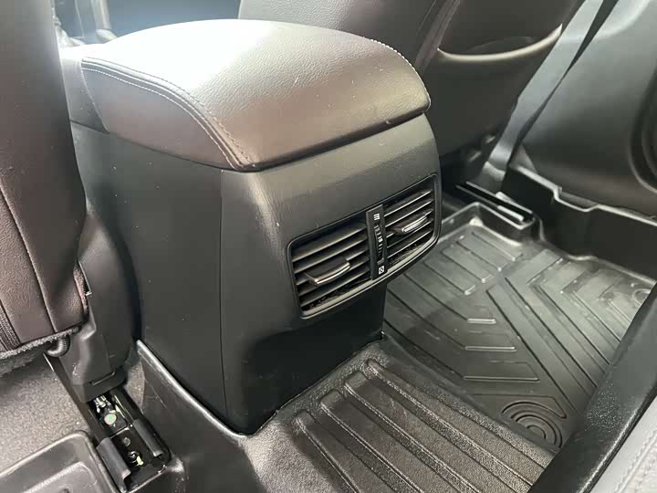 Фото 8 - Mazda CX-4