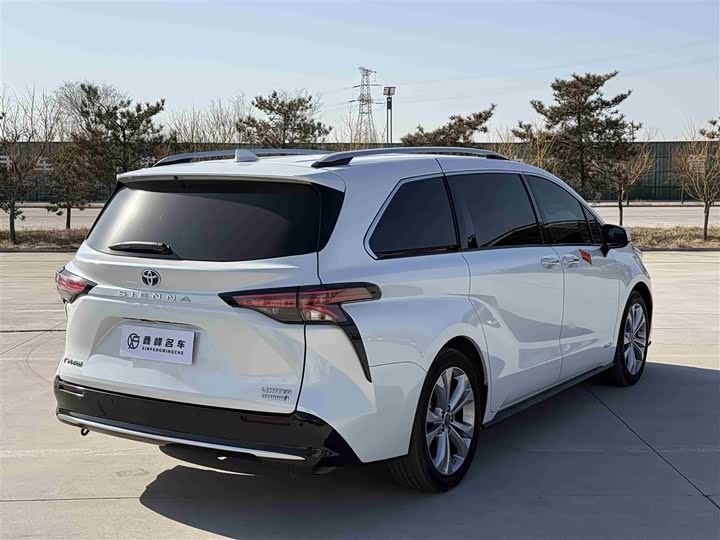 Фото 4 - Toyota Sienna