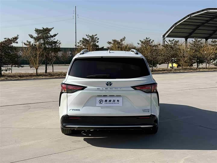 Фото 5 - Toyota Sienna