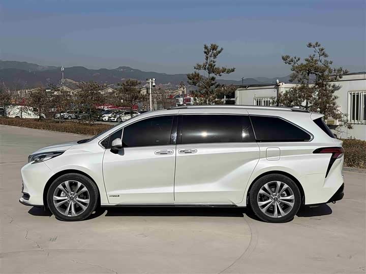 Фото 6 - Toyota Sienna