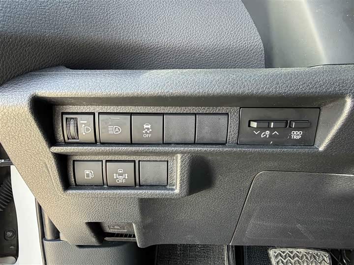 Фото 9 - Toyota Sienna