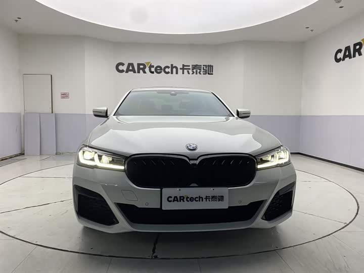 Фото 3 - BMW 5 Series