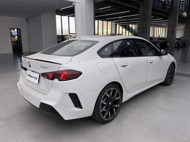 Фото 3 - BMW 2 Series