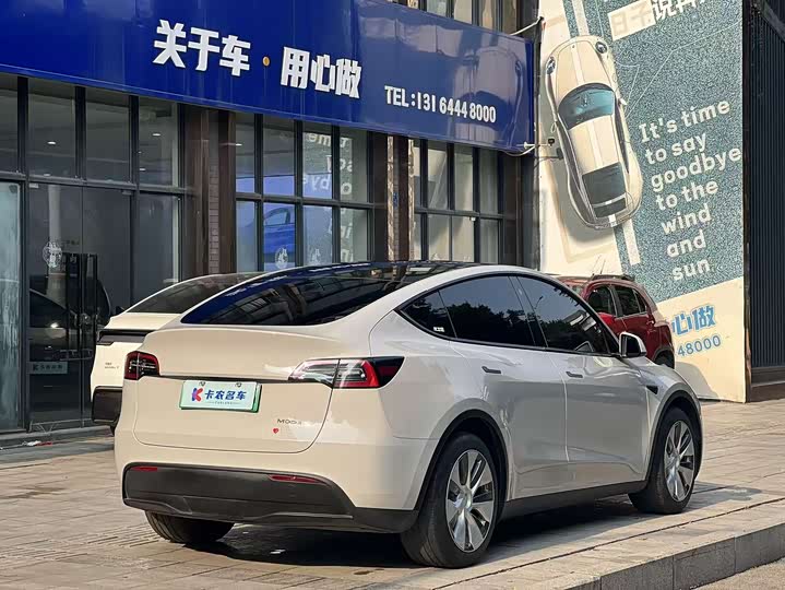 Фото 3 - Tesla Model Y