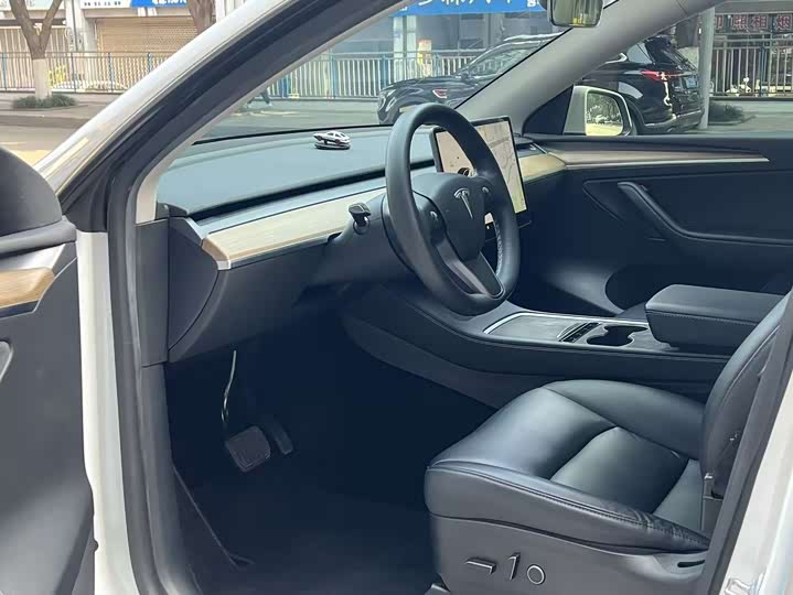 Фото 5 - Tesla Model Y