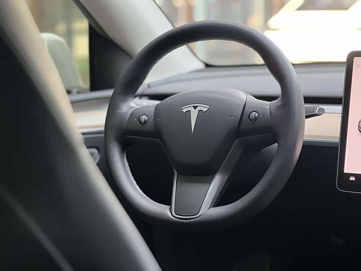 Фото 8 - Tesla Model Y