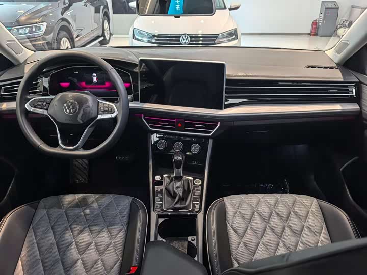 Фото 8 - Volkswagen Sagitar L