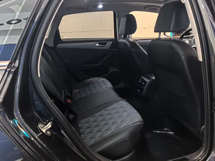 Фото 9 - Volkswagen Sagitar L