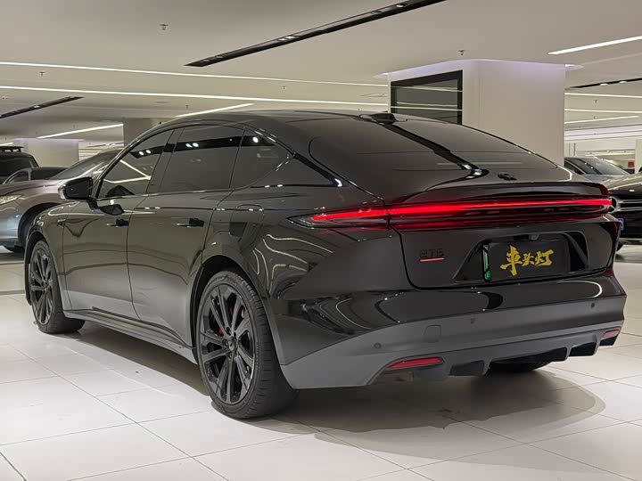 Фото 9 - Nio ET5