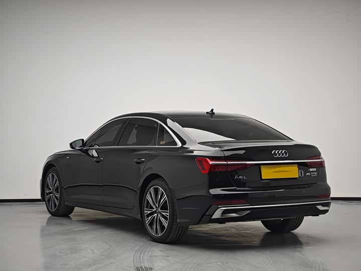 Фото 4 - Audi A6L