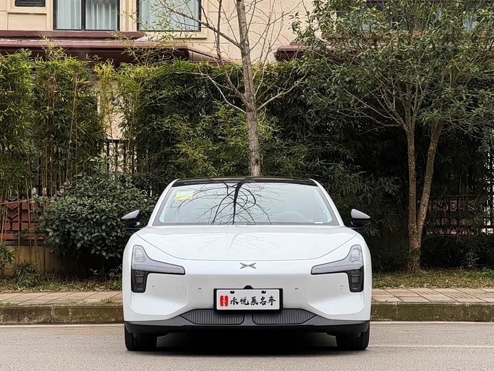 Фото 2 - XPeng Mona M03