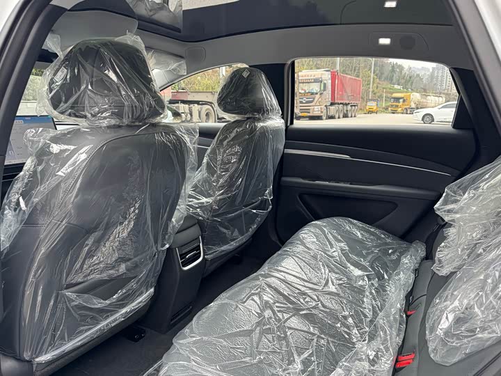 Фото 6 - XPeng Mona M03