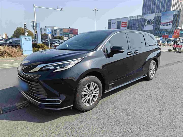 Фото 1 - Toyota Sienna