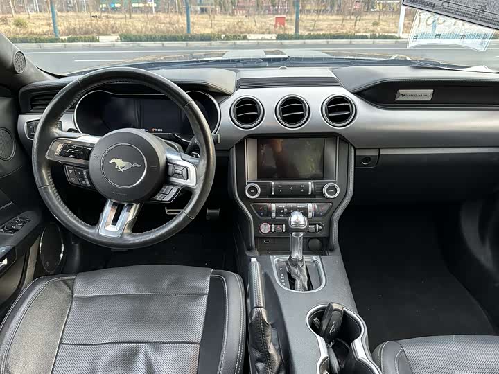 Фото 5 - Ford Mustang