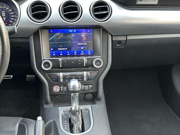 Фото 7 - Ford Mustang