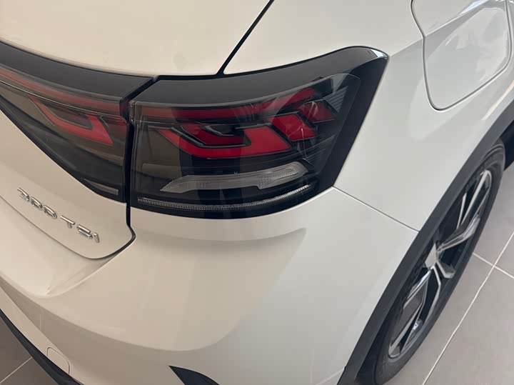 Фото 5 - Volkswagen T-Roc