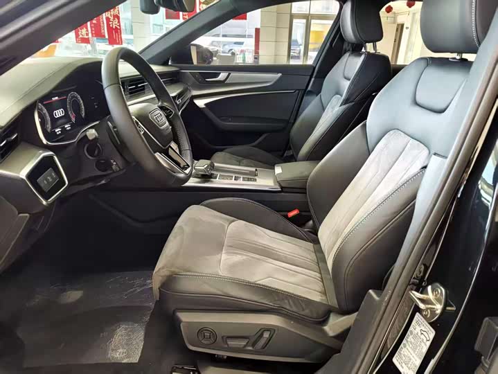 Фото 4 - Audi A6L