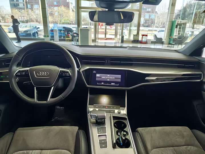 Фото 5 - Audi A6L