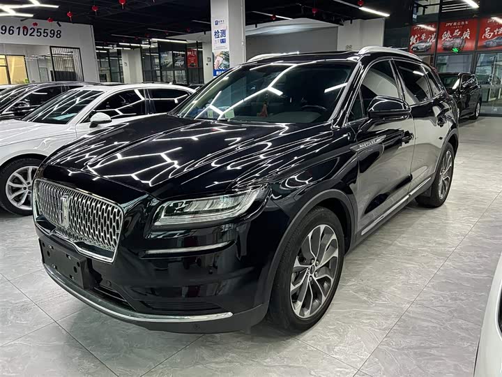 Фото 1 - Lincoln Nautilus