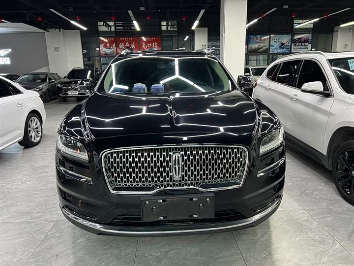 Фото 2 - Lincoln Nautilus