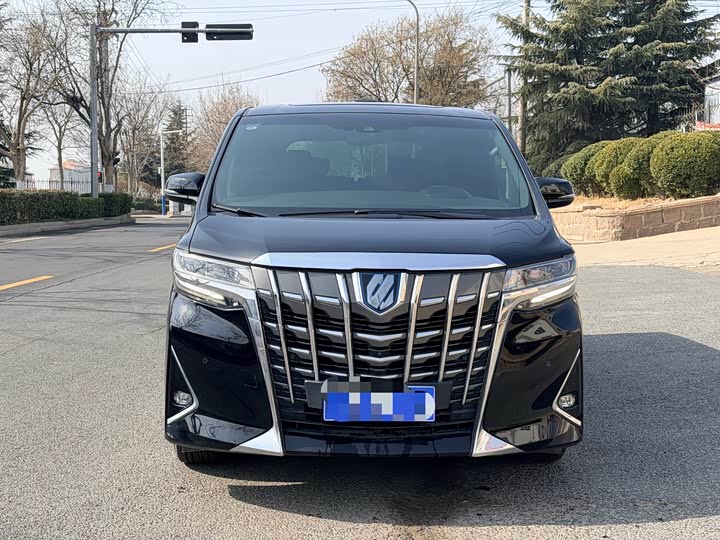 Photo 2 - Toyota Alphard