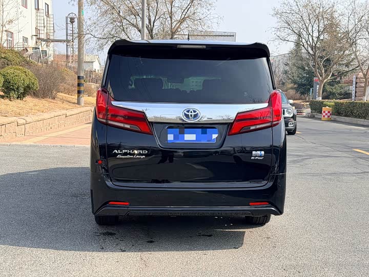 Photo 5 - Toyota Alphard