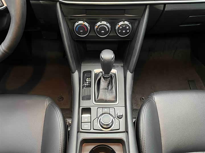 Фото 6 - Mazda CX-4