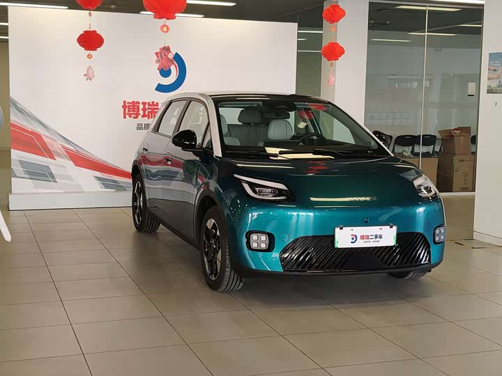 Фото 3 - GAC Aion UT